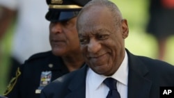 Bill Cosby arrive à la cour de Justice du comté de Montgomery, en Pennsylvanie, le 13 juin 2017.