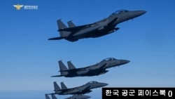 최근 실시된 미한 연합훈련에 참가한 한국 공군 전투기들의 비행 모습 (출처: 한국 공군 페이스북)