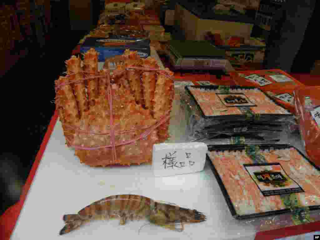 年货大街上买得到大虾巨蟹