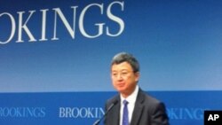 国际货币基金组织总干事特别顾问朱民说，增长迅速的新兴经济体面临强大通胀压力，其增长模式急待转型。