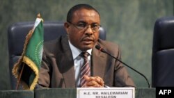 Ethiopian Prime Minister and African Union chairperson Hailemariam Desalegn speaks during a joint press conference at the end of the African Union Summit in Abuja, July 16, 2013.