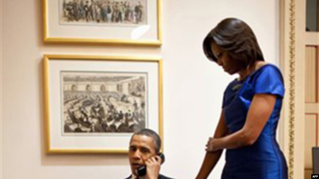 Tổng thống Hoa Kỳ Barack Obama và Ðệ nhất phu nhân Michele gọi điện thoại cho ông John Buchanan để báo tin rằng con gái của ông, cô Jessica đã được lực lượng đặc nhiệm Mỹ giải cứu ở Somalia