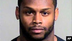 Foto proporcionada por la oficina del agualcil de Maricopa, Arizona, del jugador de los Cardenales, Jonathan Dwyer.