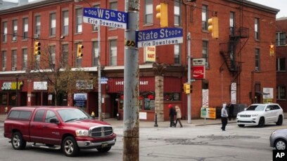 For American Factory Towns Loss Of Good Paying Jobs Hurts The Most In This Oct 25 2017 Photo Pedestrianotorists P Along State