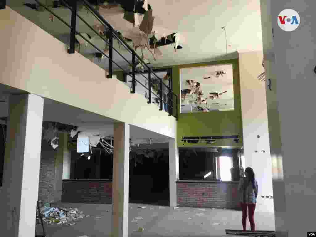 Destrozos en hotel Brisas del Norte en Maracaibo. Foto: Gustavo Ocando Alex/VOA.