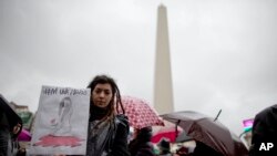 En Argentina murieron en 2015 unas 275 mujeres a causa de la violencia de género, según datos del "Observatorio de Feminicidios Adriana Marisel Zambrano" de la organización no gubernamental "La Casa del Encuentro". 