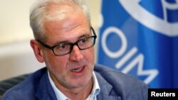 Pejabat Organisasi Internasional untuk Migrasi (IOM) untuk Yaman, Laurent de Boeck memberikan penjelasan di Brussels, Belgia, Kamis (10/8). 