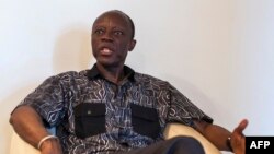 Le candidat présidentiel congolais, Jean-Marie Michel Mokoko, s'exprime lors d'une interview à sa résidence à Brazzaville, le 19 mars 2016.