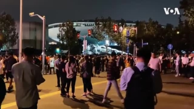 反港獨 談愛國 北京市民球迷促NBA道歉