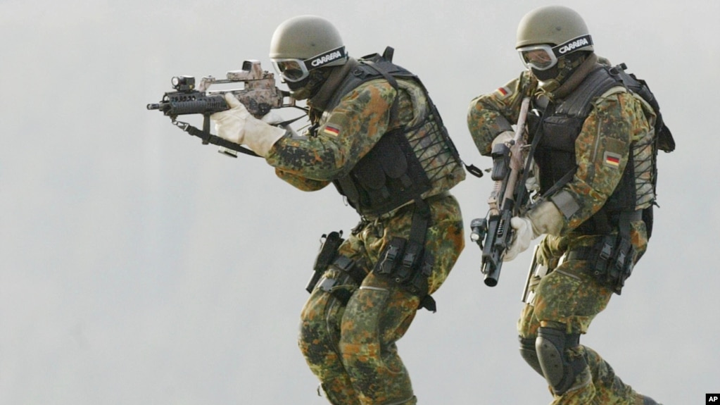 Ushtarë të forcave speciale të ushtrisë gjermane (Kommando Spezialkraefte), gjatë një stërvitjeje në Gjermaninë jugore