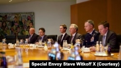 امریکایي استازي په برلین کې له اوکراین مقاماتو سره خبرې کوي