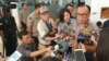Humas Mabes Polri, Dedi Prasetyo, berbicara kepada jurnalis usai konferensi pers di kantornya di Jakarta, Jumat (24/5/2019) siang. (VOA/RIo Tuasikal)