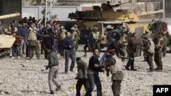 ABŞ rəsmiləri Hüsni Mübarəkin istefasını müzakirə edirlər