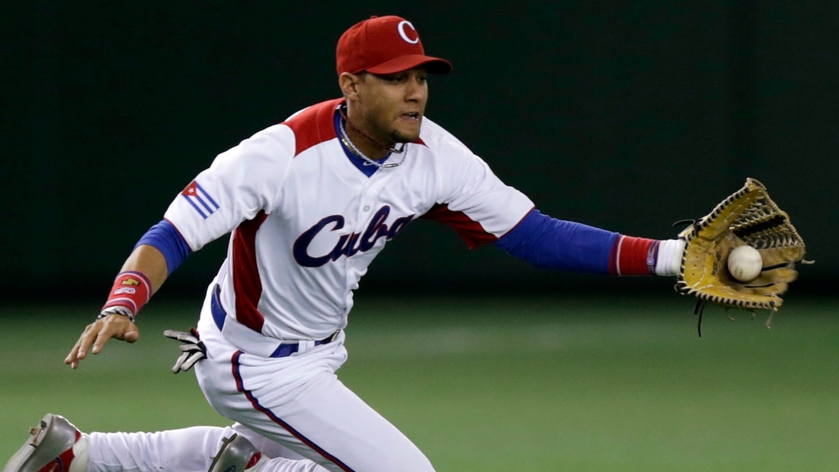 Cuban baseball stars the Gurriel brothers defect during Caribbean