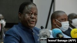 L'ancien président ivoirien Henri Konan Bédié s'exprime lors d'une réunion de son parti à Abidjan le 20 septembre 2020.