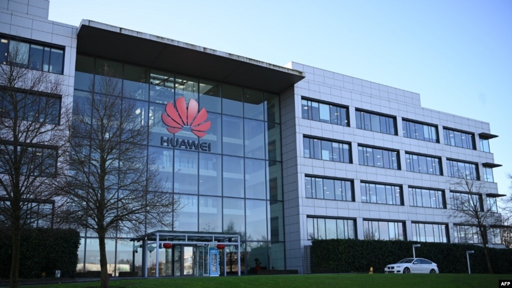 Kantor pusat perusahaan China, Huawei, di Reading, barat London, Inggris, 28 Januari 2020. 