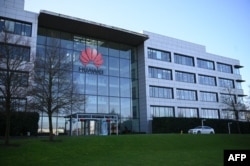 Tòa nhà Huawei ở London; Mỹ lo ngại việc các nước đồng minh sử dụng công nghệ của Huawei