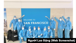 Phi hành đoàn của Vietnam Airlines tới San Francisco để đưa công dân Việt Nam về nước trong chuyến bay thứ 3 hồi người người Việt từ Mỹ. (Ảnh chụp màn hình Người Lao Động)