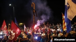 Los 400 mineros llegan a Madrid, donde miles de personas se han unido a su protesta.