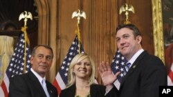 Duncan Hunter avec son épouse Margaret et le président de la Chambre de l'époque John Boehner, Washington, le 5 janvier 2011