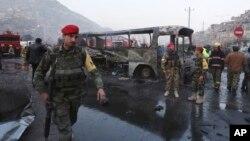 Các binh sĩ Afghanistan tại một địa điểm xảy ra vụ tấn công tự sát ở thủ đô Kabul. 