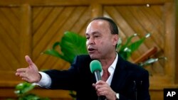 Depite Demokrat, Luis Gutierrez, pou eta Ilinwa