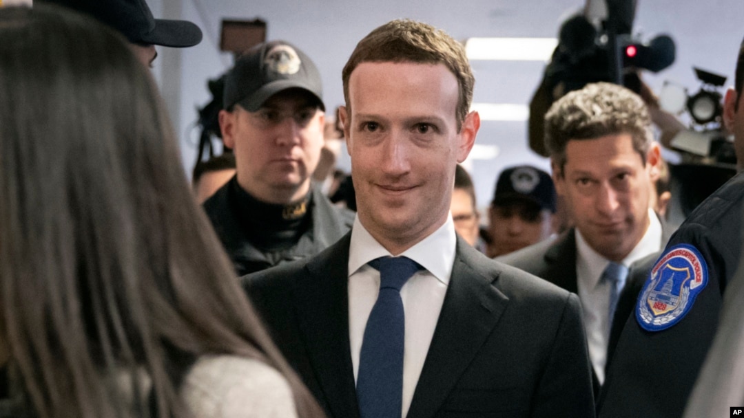 CEO Facebook Mark Zuckerberg tiba di Capitol Hill, Washington, 9 April 2018, untuk bertemu dengan Senator Dianne Feinstein, anggot Komite Pengadilan Senat.
