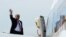 پرزیدنت ترامپ سنگاپور را به مقصد واشنگتن ترک کرد. پرزیدنت ترامپ که برای دیدار با رهبر کره شمالی به سنگاپور سفر کرده بود، از آماده شدن آمریکا و کره شمالی برای گشودن فصلی جدید در تاریخ مناسبات دو کشور خبر داد.<br />
&nbsp;