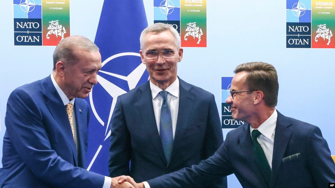 Според мислењето на Ландерхолм во интервјуто за грузиската редакција на Гласот на Америка, доколку Русија победи во војната против Украина, нејзиниот апетит само ќе се зголеми, што ќе резултира со поголеми безбедносни закани за многу поширок регион.