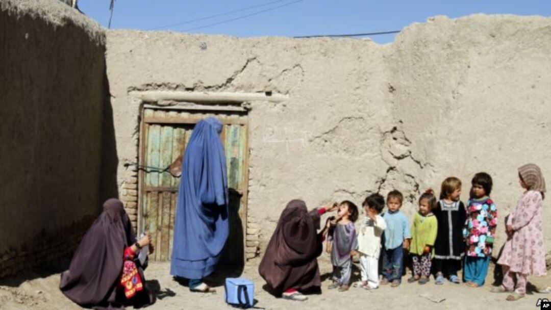 Afg'onistonda bolalarni emlash jarayoni
