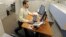 Algunas empresas en EE.UU. permiten que sus empleados se ejerciten mientras trabajan.