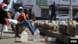 Abathengisa imithi ezitaladeni