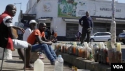 FILE: Street vendors in Harare
