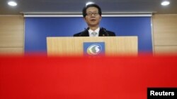 El ministro de Unificación de Corea del Sur, Ryoo Kihl-jae dio a conocer con prontitud la aceptación de Seúl.
