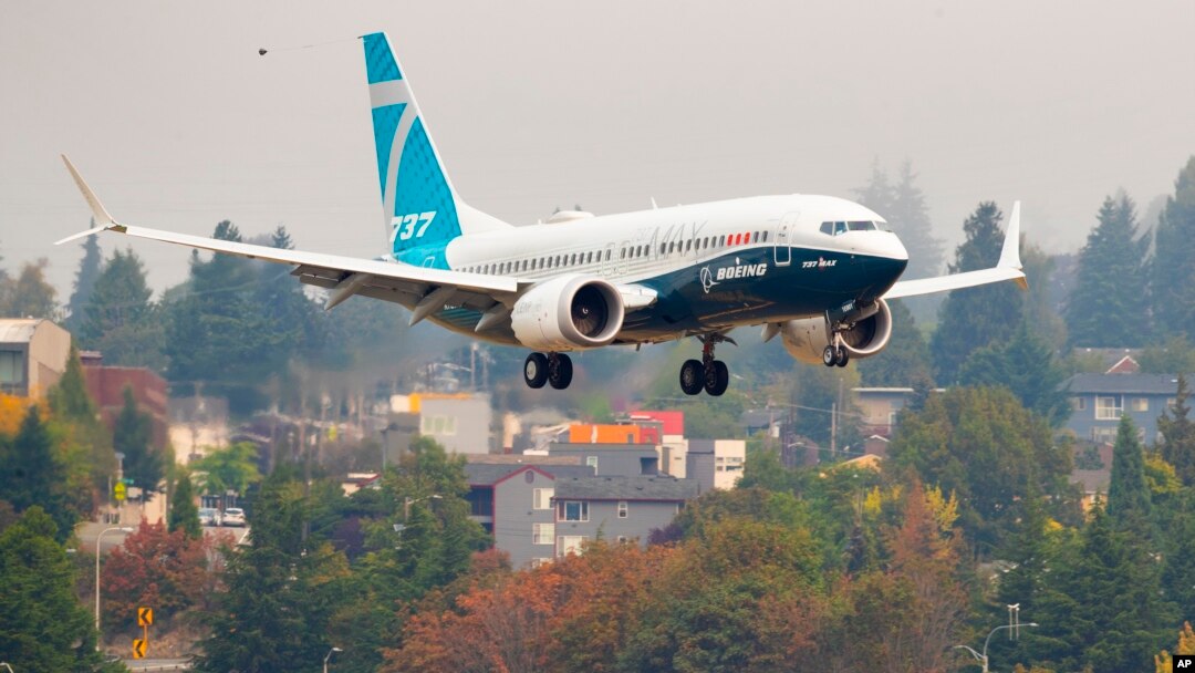 Bộ Giao thông Vận tải Việt Nam dỡ bỏ lệnh cấm đối với máy bay Boeing 737 Max sau khi nhiều nước trên thế giới cho phép dòng máy bay này tái tục hoạt động.