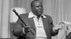 Umuyi, uMnu. Joshua Nkomo, ephethe intonga yakhe okuthiwa yathenjiswa uMnu. Nelson Chamisa.