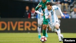 Lionel Messi entró el segundo tiempo, pero no contribuyó con goles al triunfo argentino.