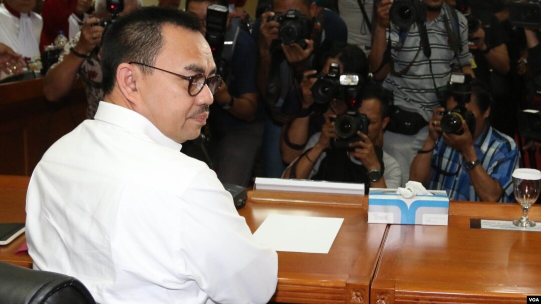 Menteri ESDM, Sudirman Said saat menghadiri panggilan MKD soal dugaan pelanggaran etik Ketua DPR Setya Novanto di Jakarta, Rabu 2/12 (VOA/Fathiyah).