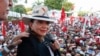 En cierre de campaña Xiomara Castro del Partido Libre fue cobijada por miles de seguidores que auguraban su victoria en los comicios presidenciales del domingo 28 de noviembre en Honduras. (Foto AP / Delmer Martinez.