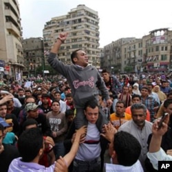 Le procureur général égyptien veut interroger Moubarak et ses deux fils