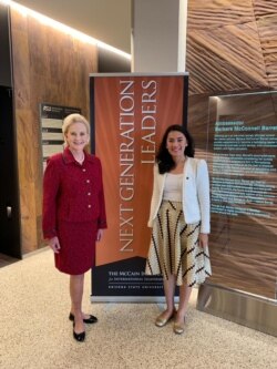 Ledy Simarmata (kanan) bersama Cindy McCain (Chairman of the Board dari McCain Institute) di Washington DC. (foto: Courtesy)