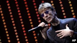 Robin Gibb tampil sebagai bintang tamu dalam German Opera Ball di Old Opera House, Jerman (Foto: dok). Robin Gibb meninggal di usianya yang ke-62 setelah perjuangan panjang melawan kanker (20/5).