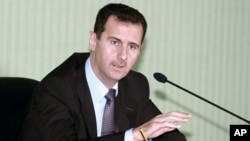 Presiden Suriah Bashar Al-Assad tidak tampil di depan umum saat peringatan Hari Angkatan Bersenjata Suriah, 1/8 (foto: dok). 