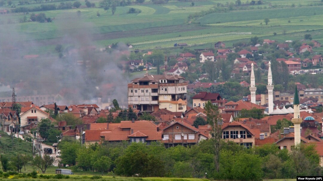 Dim se vije iznad kuća u Kumanovu