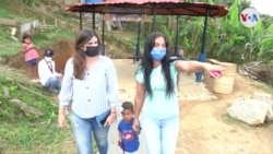 Venezolanas de zonas rurales improvisan toallas sanitarias con retazos de tela