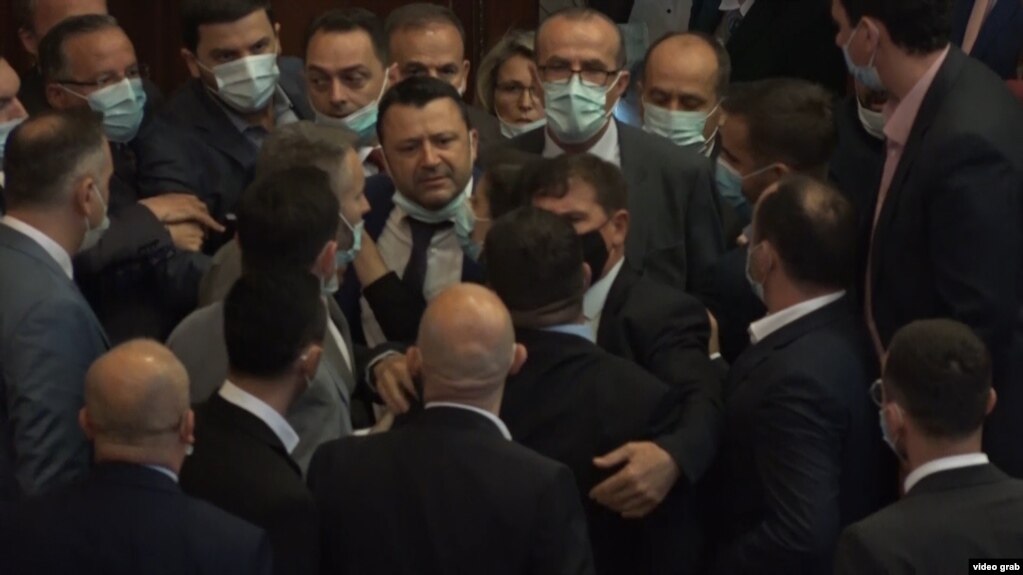 Përplasje rreth Gjykatës së Posaçme në parlamentin e Kosovës