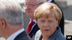 앙겔라 메르켈 독일 총리가 발칸 국가 지도자들과 난민 사태를 논의하기 위해 26일 오스트리아 빈에 도착했다.