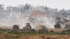 Veículos militares israelitas na faixa de Gaza