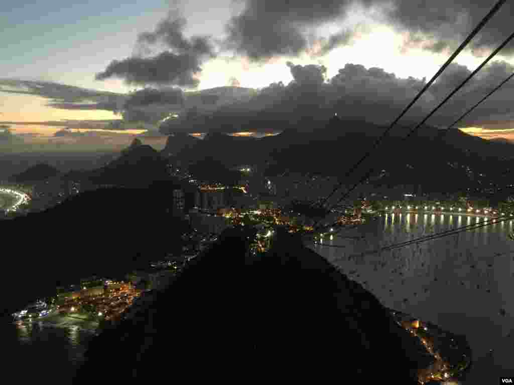نمای ریو از بالای کوه شوگرلوف.