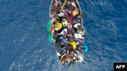 Bateau de migrants dans le détroit de Gibraltar le 8 septembre 2018.